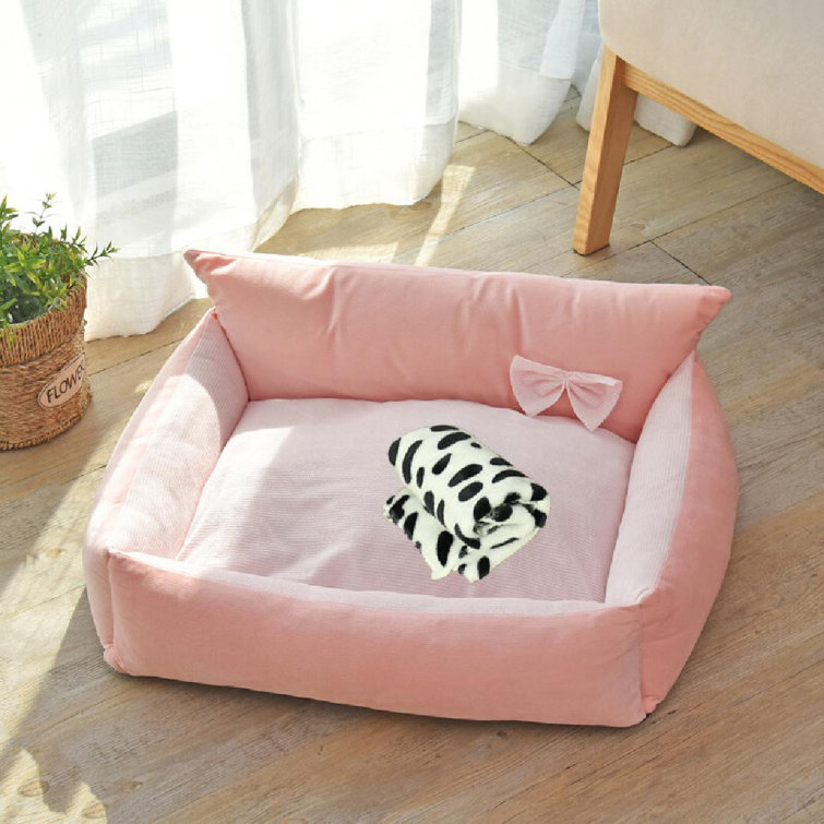 Dog house outlet with bed